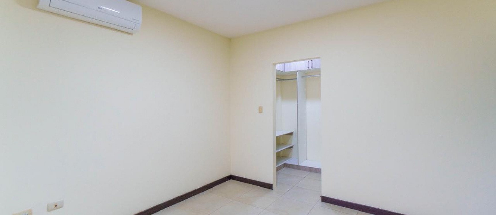 GeoBienes - Departamento planta baja en venta ubicado en la Urbanización Terranostra, Vía a la Costa - Plusvalia Guayaquil Casas de venta y alquiler Inmobiliaria Ecuador