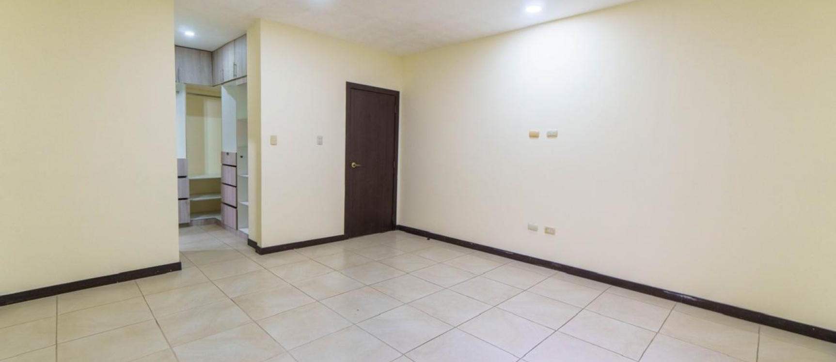 GeoBienes - Departamento planta baja en venta ubicado en la Urbanización Terranostra, Vía a la Costa - Plusvalia Guayaquil Casas de venta y alquiler Inmobiliaria Ecuador