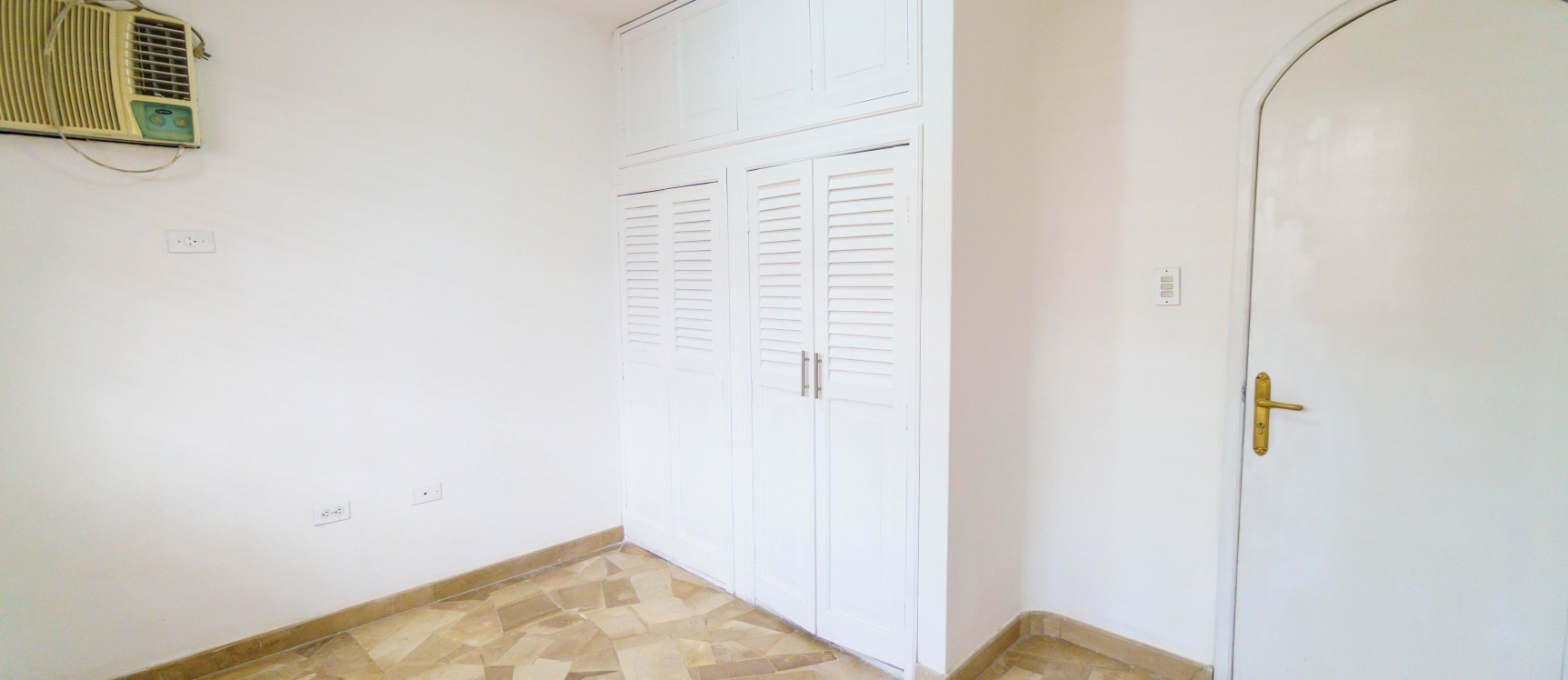 Departamentos en venta ubicada en la Urbanización Puerto Azul, Vía a la Costa GeoBienes - Departamento en venta ubicada en la Urbanización Puerto Azul, Vía a la Costa - Plusvalia Guayaquil Casas de venta y alquiler Inmobiliaria Ecuador