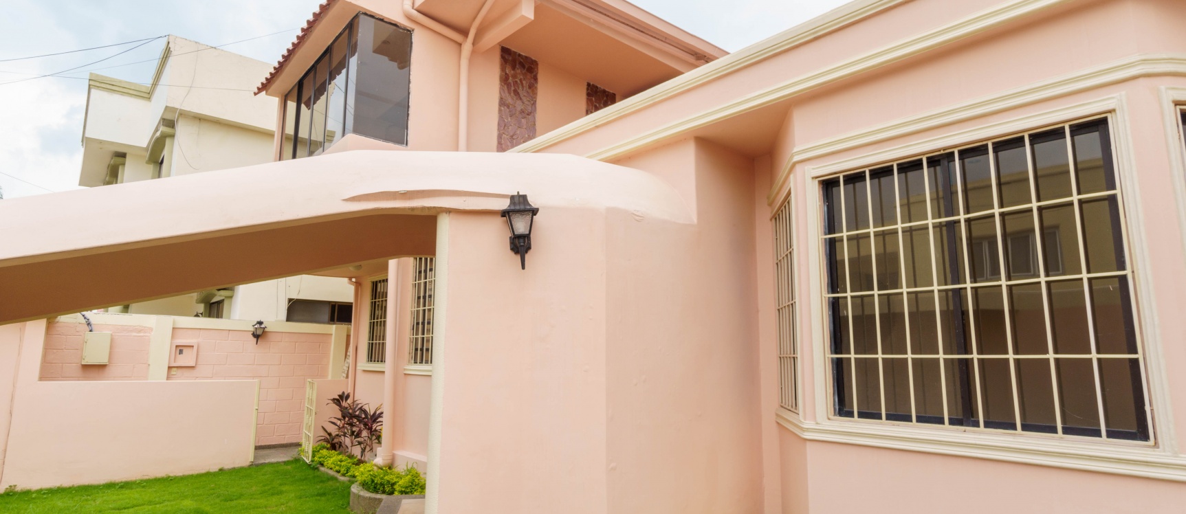 Departamentos en venta ubicada en la Urbanización Puerto Azul, Vía a la Costa GeoBienes - Departamento en venta ubicada en la Urbanización Puerto Azul, Vía a la Costa - Plusvalia Guayaquil Casas de venta y alquiler Inmobiliaria Ecuador