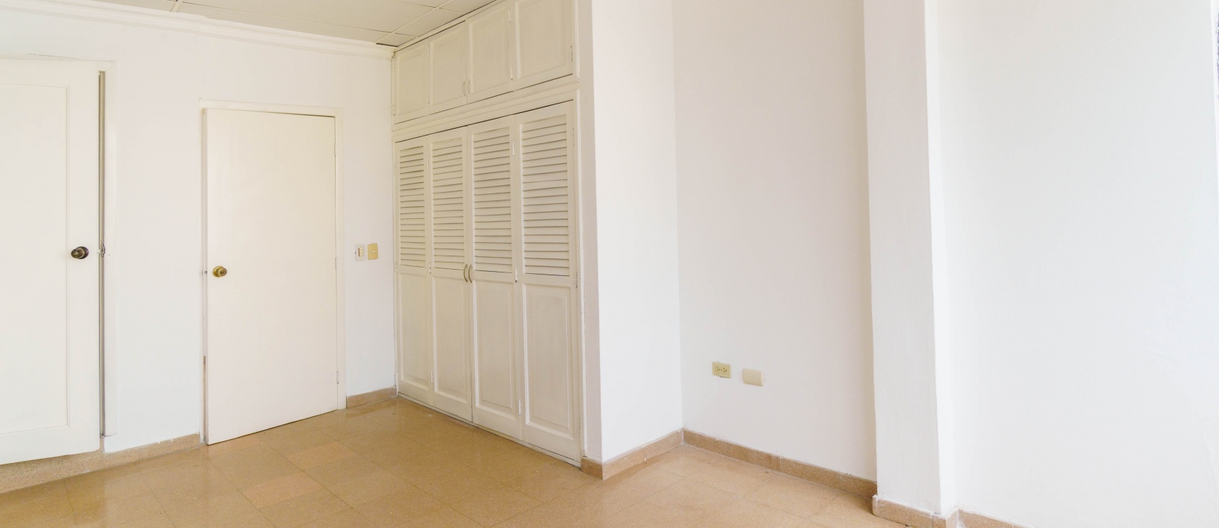Departamentos en venta ubicada en la Urbanización Puerto Azul, Vía a la Costa GeoBienes - Departamento en venta ubicada en la Urbanización Puerto Azul, Vía a la Costa - Plusvalia Guayaquil Casas de venta y alquiler Inmobiliaria Ecuador