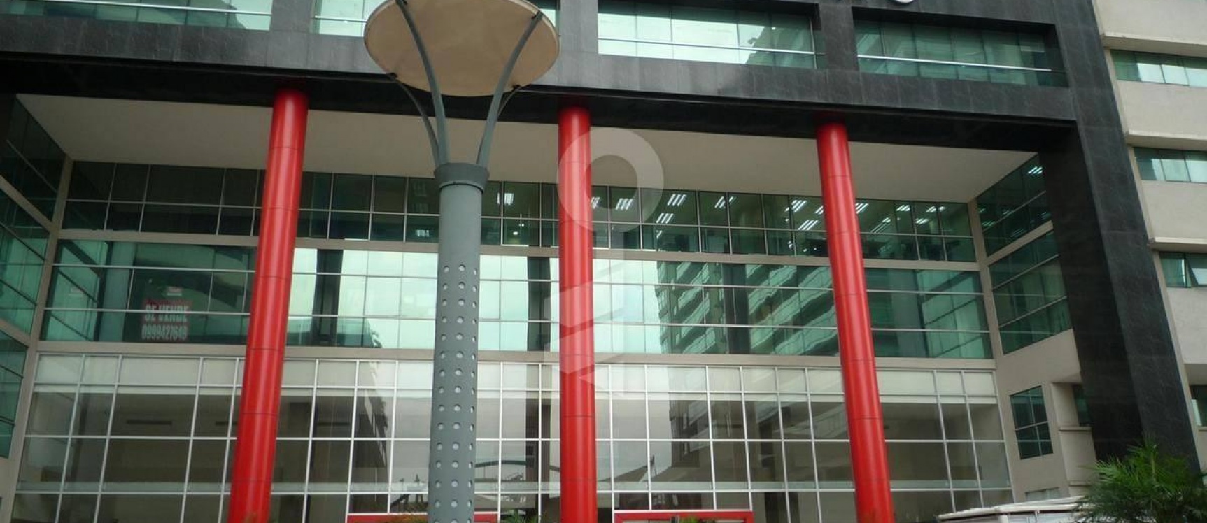 Descripción de oficina en alquiler ubicado en Trade Bulding, Guayaquil. GeoBienes - Oficina en alquiler ubicado en Trade Building, Guayaquil. - Plusvalia Guayaquil Casas de venta y alquiler Inmobiliaria Ecuador