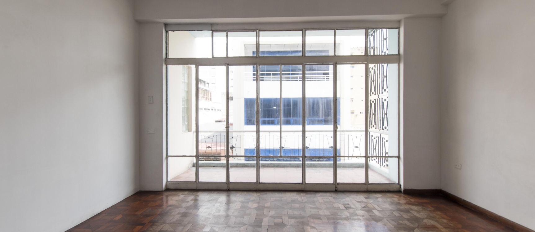 Edificio de 5 pisos más terraza en venta ubicado en el Centro de Guayaquil GeoBienes - Edificio de locales comerciales en venta ubicado en el Centro de Guayaquil - Plusvalia Guayaquil Casas de venta y alquiler Inmobiliaria Ecuador