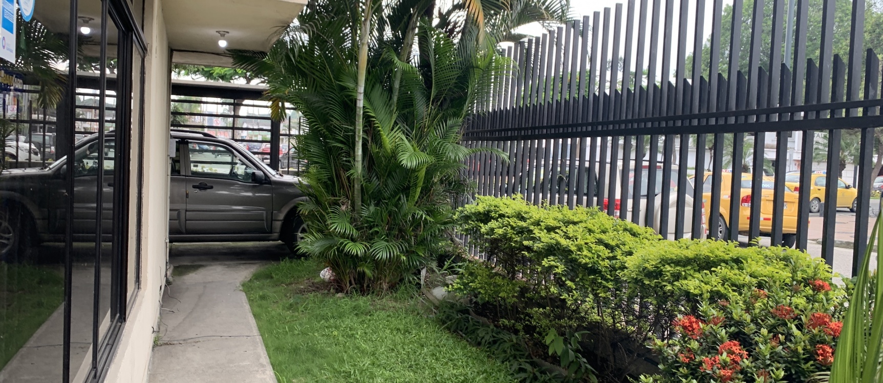 Edificio en venta Avenida Las Mojas, Urdesa GeoBienes - Edificio en venta Avenida Las Mojas, Urdesa - Plusvalia Guayaquil Casas de venta y alquiler Inmobiliaria Ecuador
