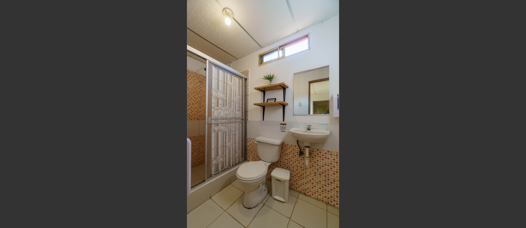 Edificio en venta ubicado en Balsamos Sur, Urdesa GeoBienes - Edificio, hotel, hostal, comercial, en alquiler Urdesa, Balsamos Sur - Plusvalia Guayaquil Casas de venta y alquiler Inmobiliaria Ecuador