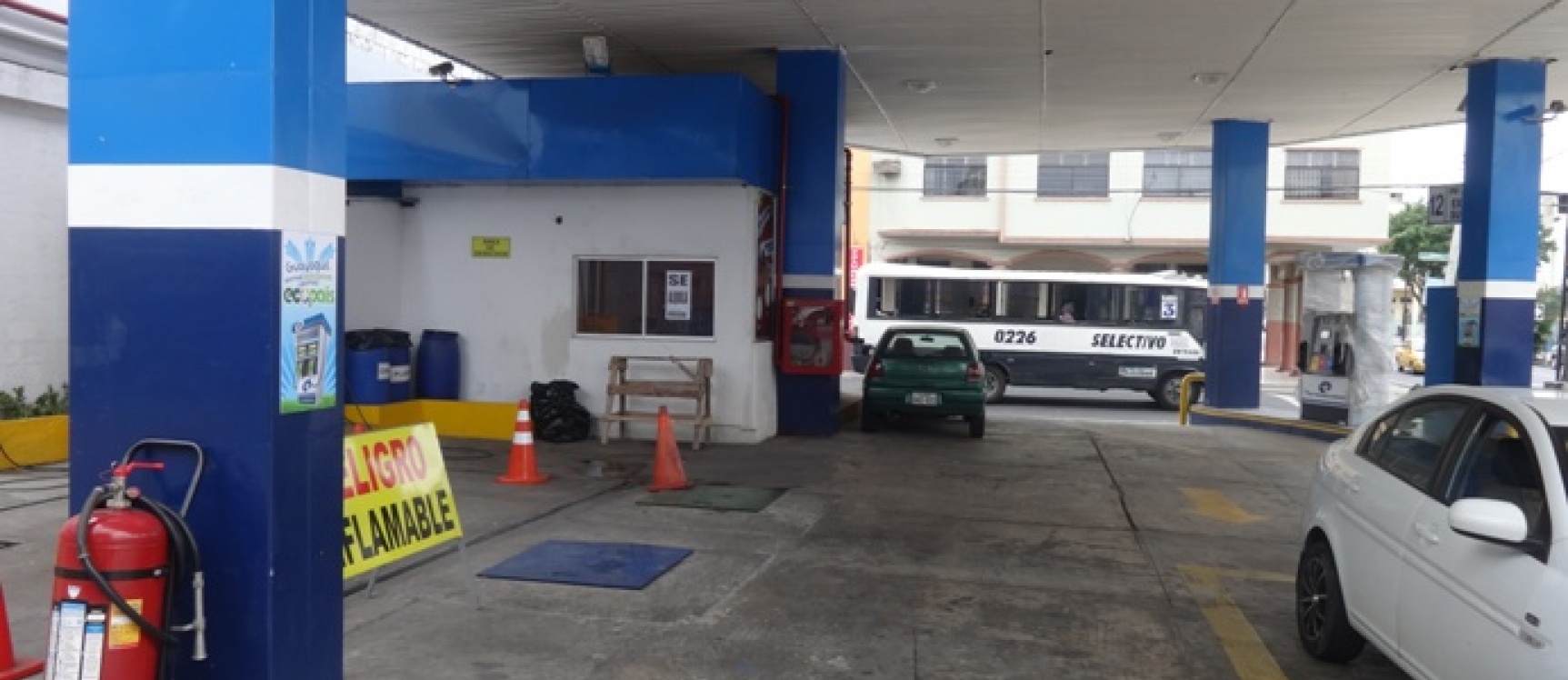 GeoBienes - Gasolinera en venta ubicada en la zona Centro de Guayaquil Ecuador - Plusvalia Guayaquil Casas de venta y alquiler Inmobiliaria Ecuador