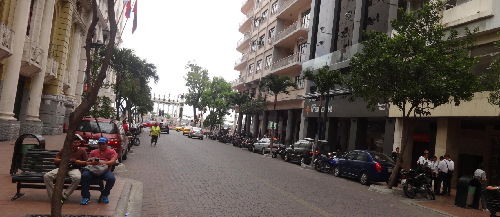 GeoBienes - Local comercial de alquiler en el centro de Guayaquil,  9 de Octubre y Malecon - Plusvalia Guayaquil Casas de venta y alquiler Inmobiliaria Ecuador