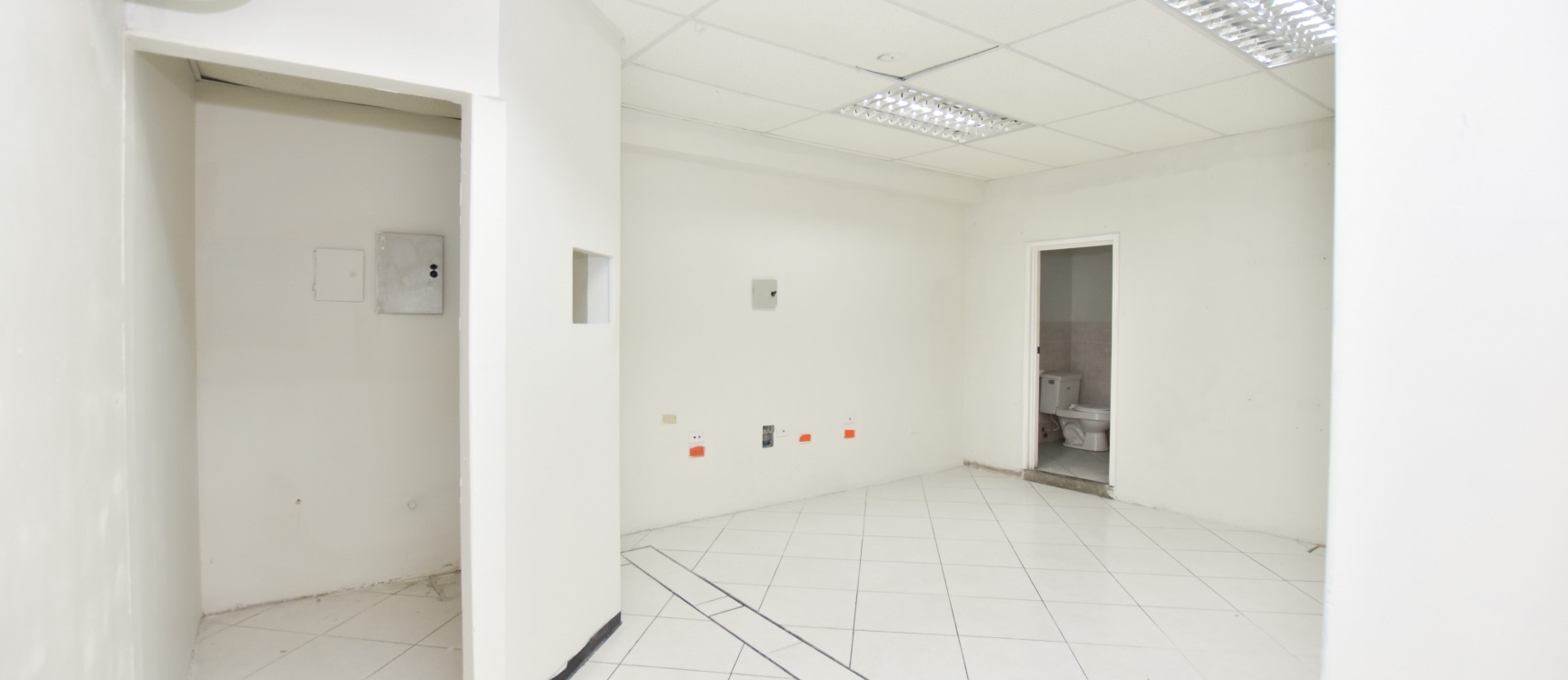 Local comercial en alquiler en Urdesa Central, Norte de Guayaquil - Geobiens GeoBienes - oficina comercial en alquiler en Urdesa Central, Norte de Guayaquil - Plusvalia Guayaquil Casas de venta y alquiler Inmobiliaria Ecuador