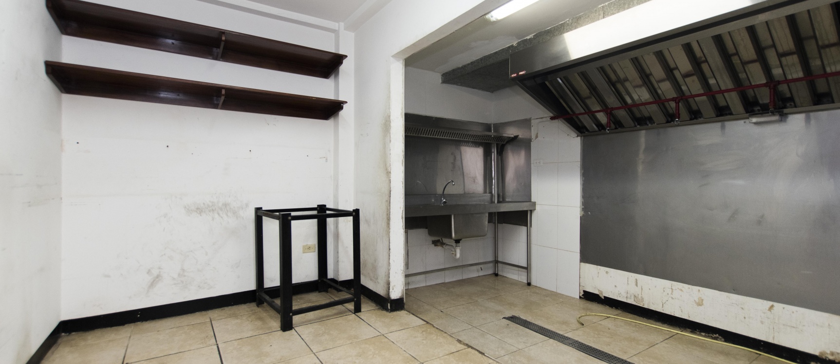 Local comercial en alquiler, restaurante, bar, farmacia, uso comercial en Urdesa GeoBienes - Local comercial en alquiler, restaurante, bar, farmacia, uso comercial en Urdesa - Plusvalia Guayaquil Casas de venta y alquiler Inmobiliaria Ecuador