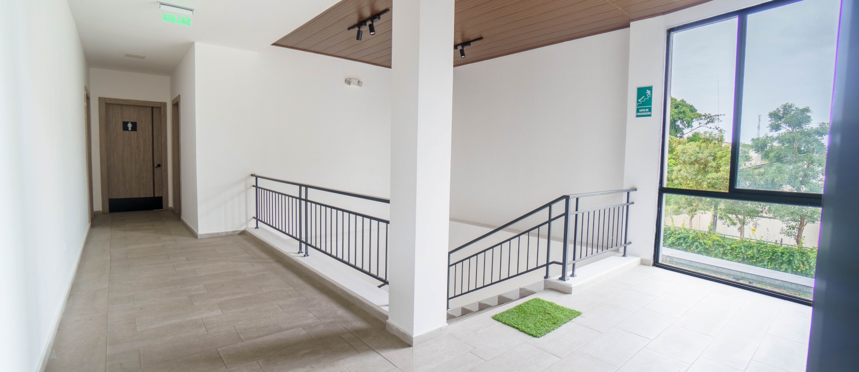 Local comercial en alquiler ubicado en Costa Brisa, Vía a la Costa GeoBienes - Local comercial en alquiler ubicado en Costa Brisa, Vía a la Costa - Plusvalia Guayaquil Casas de venta y alquiler Inmobiliaria Ecuador