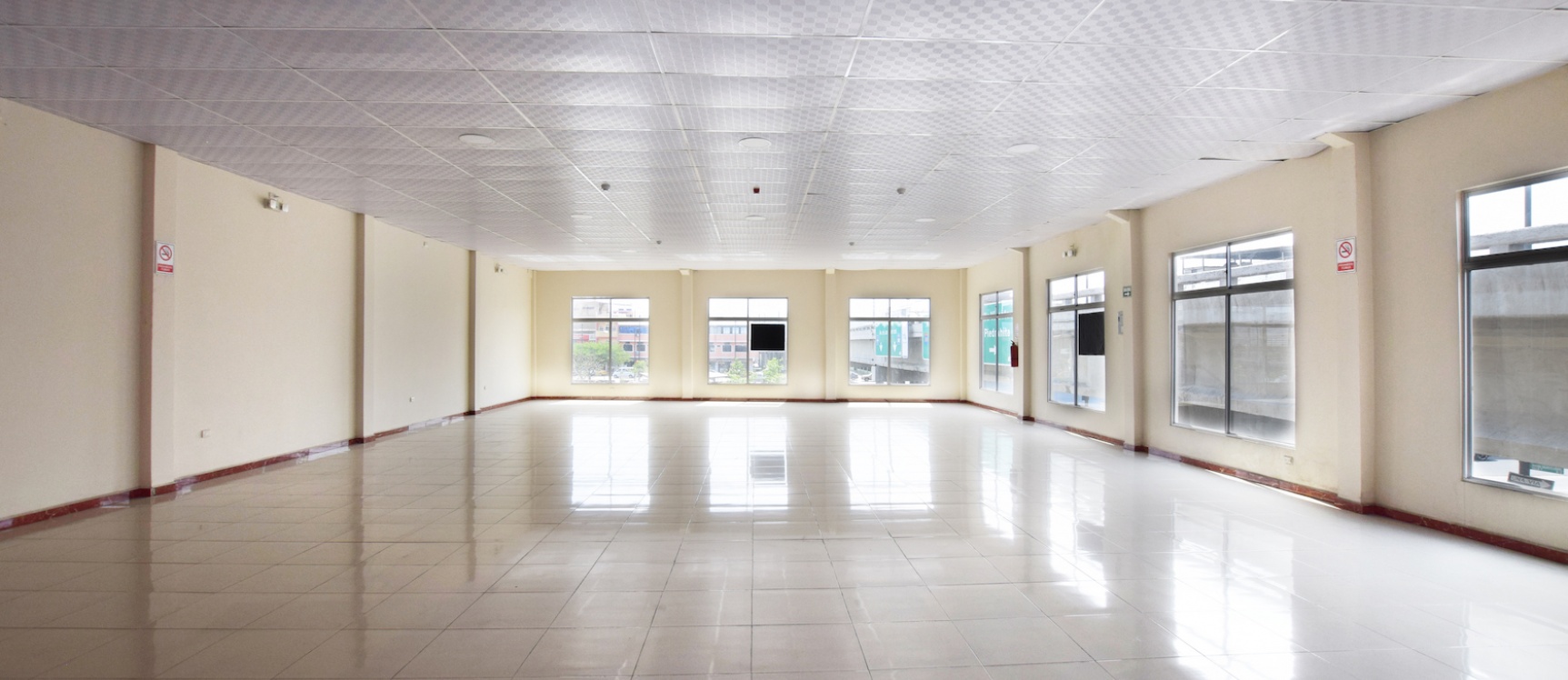 Local Comercial en alquiler ubicado en el Centro de Guayaquil GeoBienes - Local Comercial en alquiler ubicado en el Centro de Guayaquil - Plusvalia Guayaquil Casas de venta y alquiler Inmobiliaria Ecuador