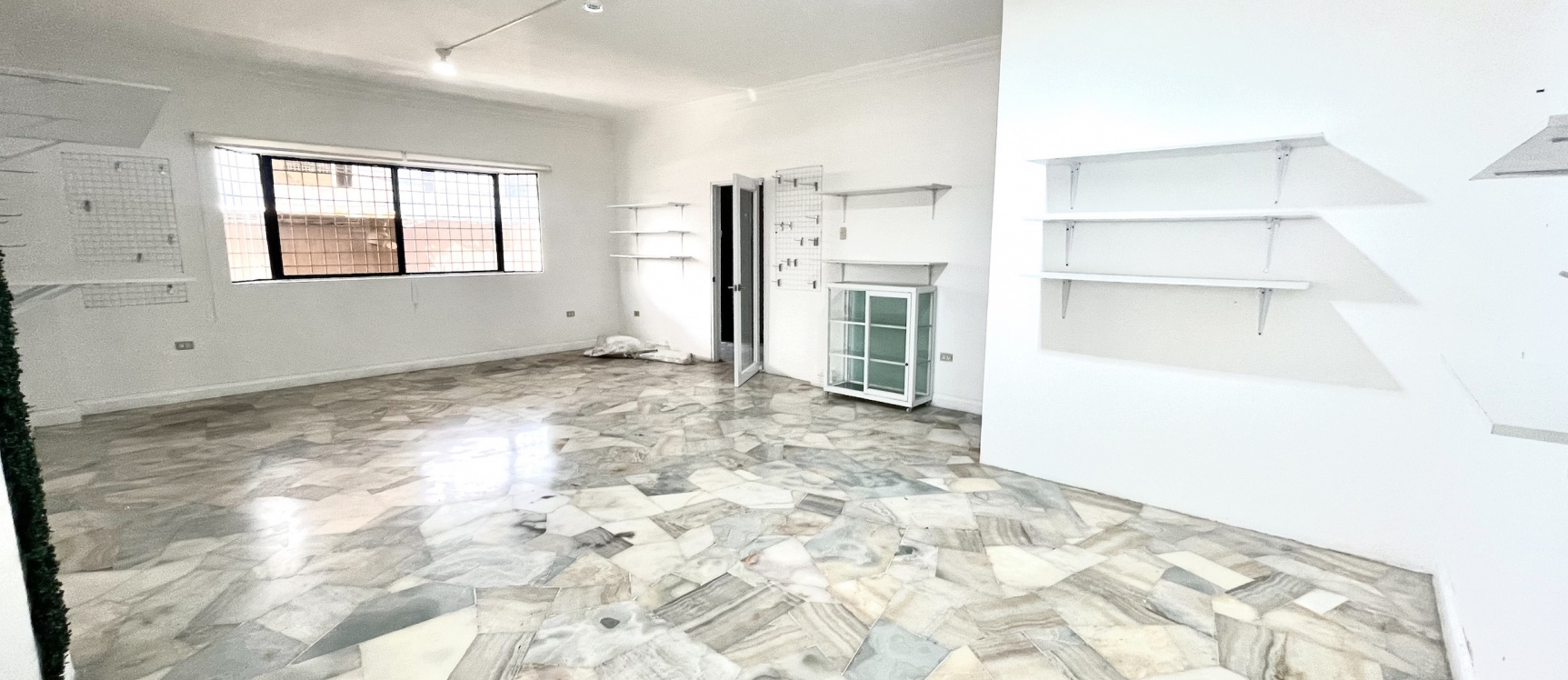 Local comercial en alquiler ubicado en Kennedy Norte GeoBienes - Local comercial en alquiler ubicado en Kennedy Norte - Plusvalia Guayaquil Casas de venta y alquiler Inmobiliaria Ecuador