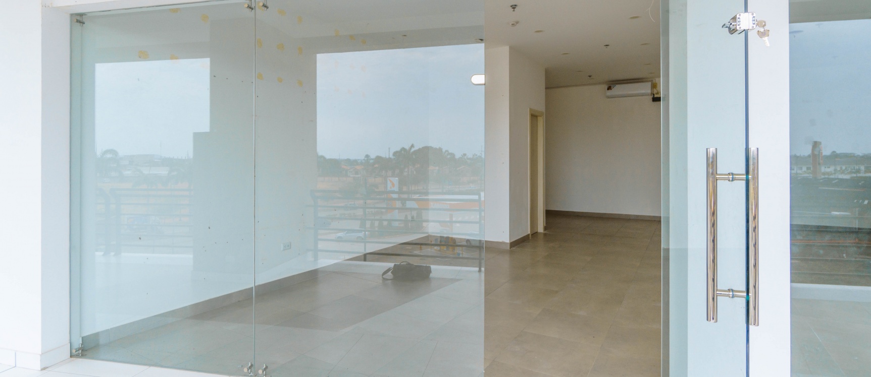 GeoBienes - Local comercial en alquiler ubicado en Plaza Vizcaya, Samborondón - Plusvalia Guayaquil Casas de venta y alquiler Inmobiliaria Ecuador