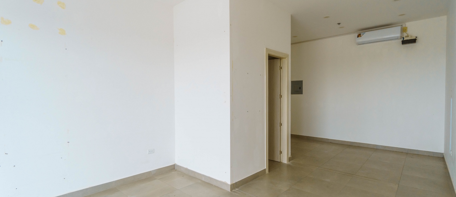 Local comercial en alquiler ubicado en Plaza Vizcaya, Samborondón GeoBienes - Local comercial en alquiler ubicado en Plaza Vizcaya, Samborondón - Plusvalia Guayaquil Casas de venta y alquiler Inmobiliaria Ecuador
