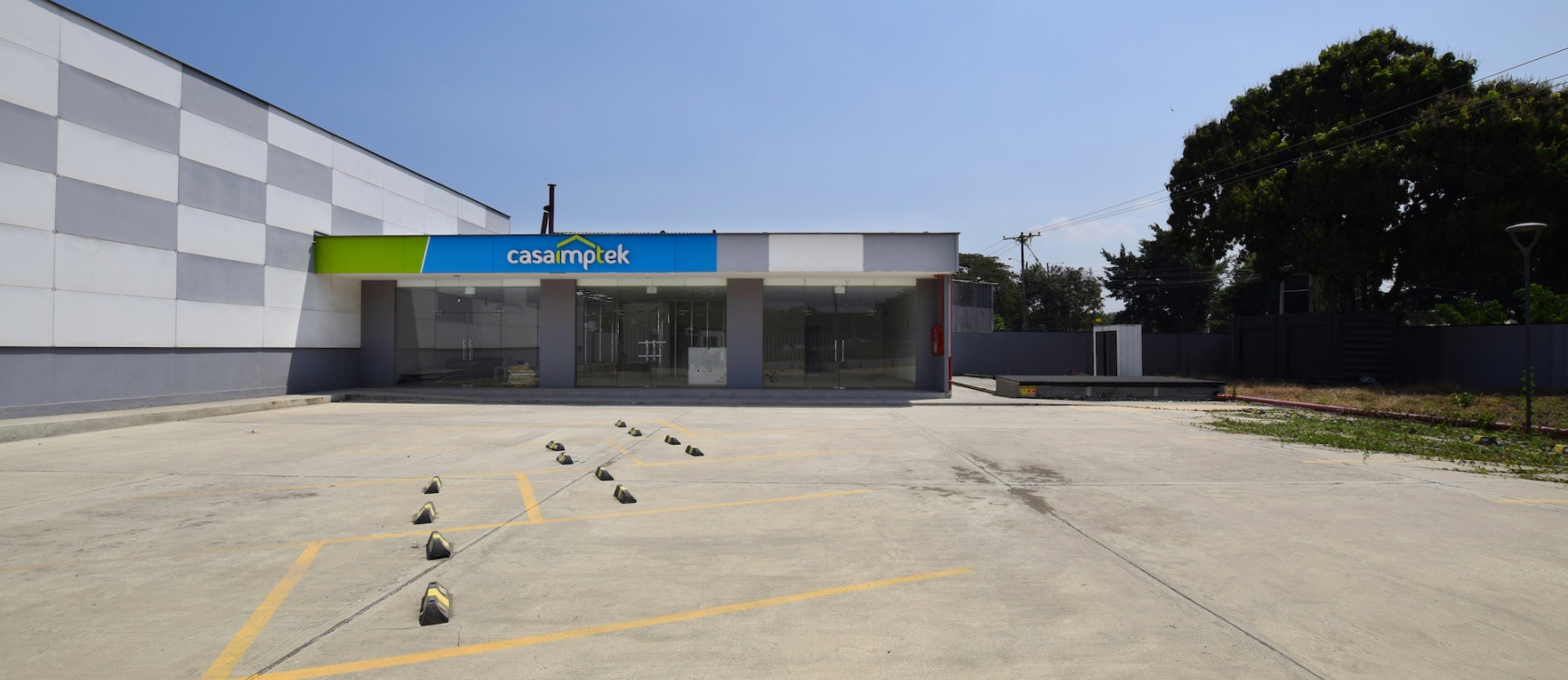 GeoBienes - Local Comercial en alquiler ubicado en Vía a la Costa, Guayaquil - Plusvalia Guayaquil Casas de venta y alquiler Inmobiliaria Ecuador