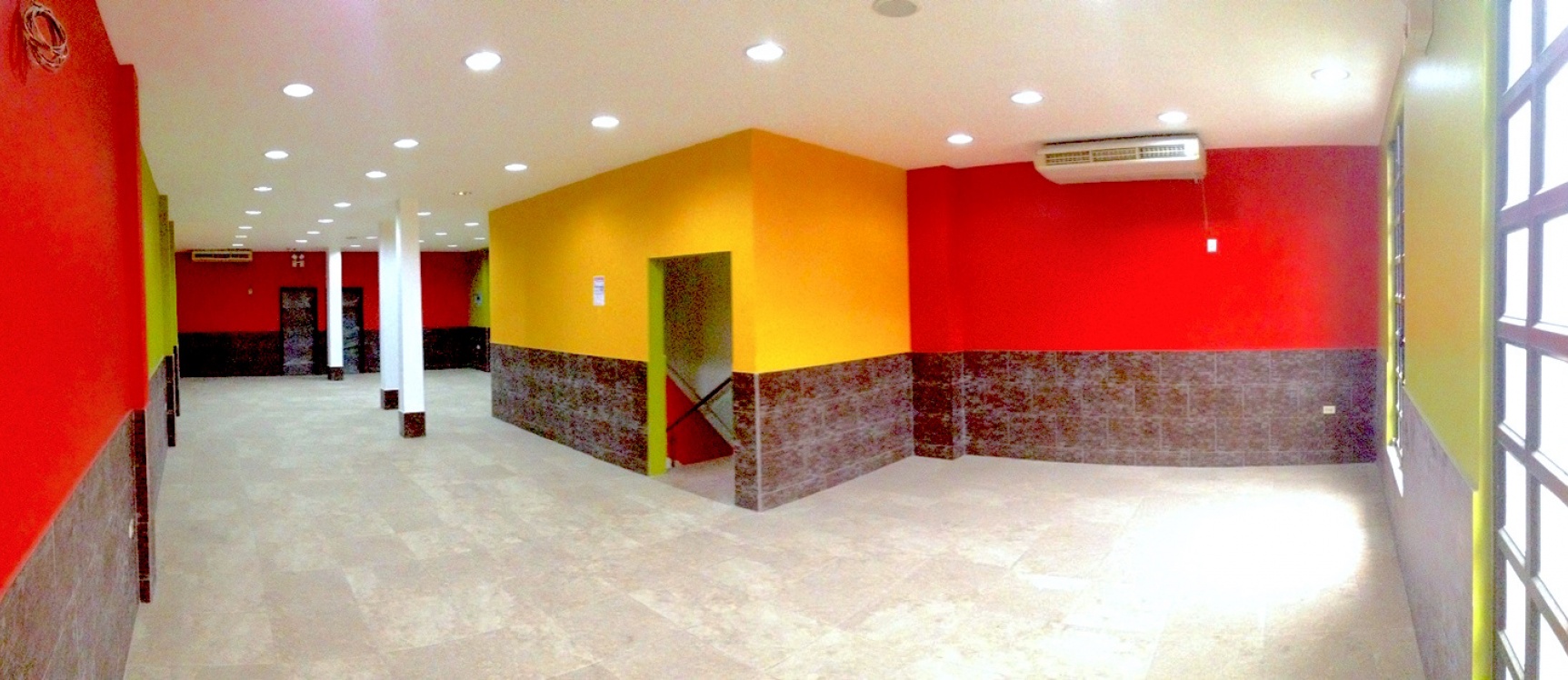 Local Comercial GeoBienes - Local Comercial en el centro de Guayaquil Avenida 9 de Octubre - Plusvalia Guayaquil Casas de venta y alquiler Inmobiliaria Ecuador