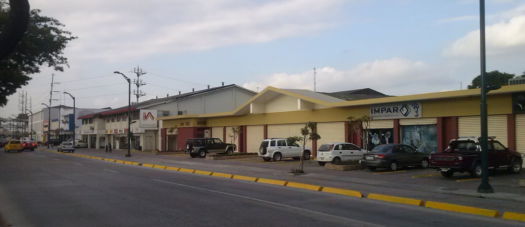 GeoBienes - Local comercial en venta Av. de las Américas frente al Estadio Modelo Alberto Spencer - Plusvalia Guayaquil Casas de venta y alquiler Inmobiliaria Ecuador