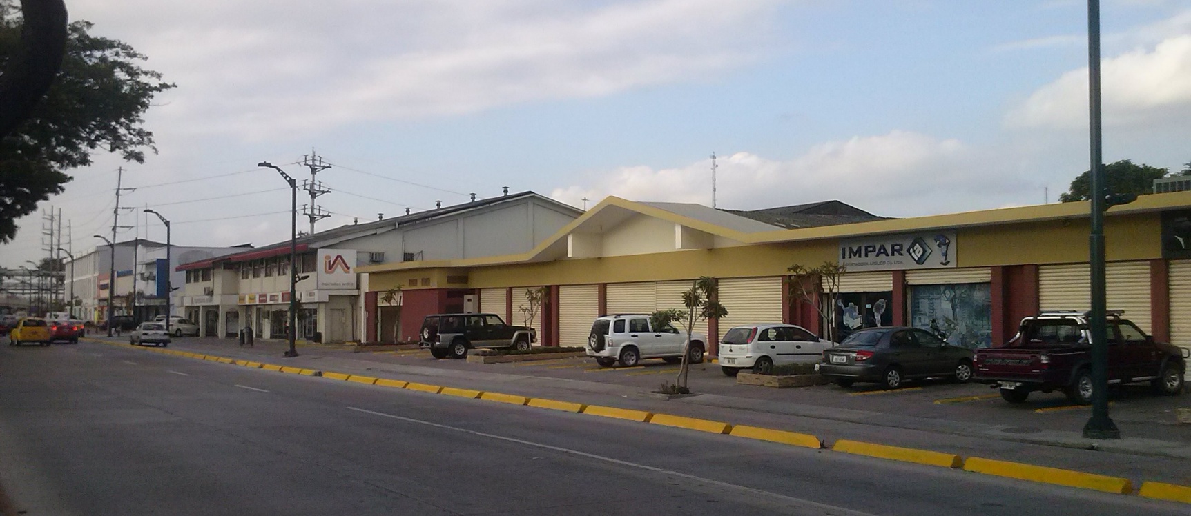 Local Comercial en Venta GeoBienes - Local comercial en venta Av. de las Américas frente al Estadio Modelo Alberto Spencer - Plusvalia Guayaquil Casas de venta y alquiler Inmobiliaria Ecuador