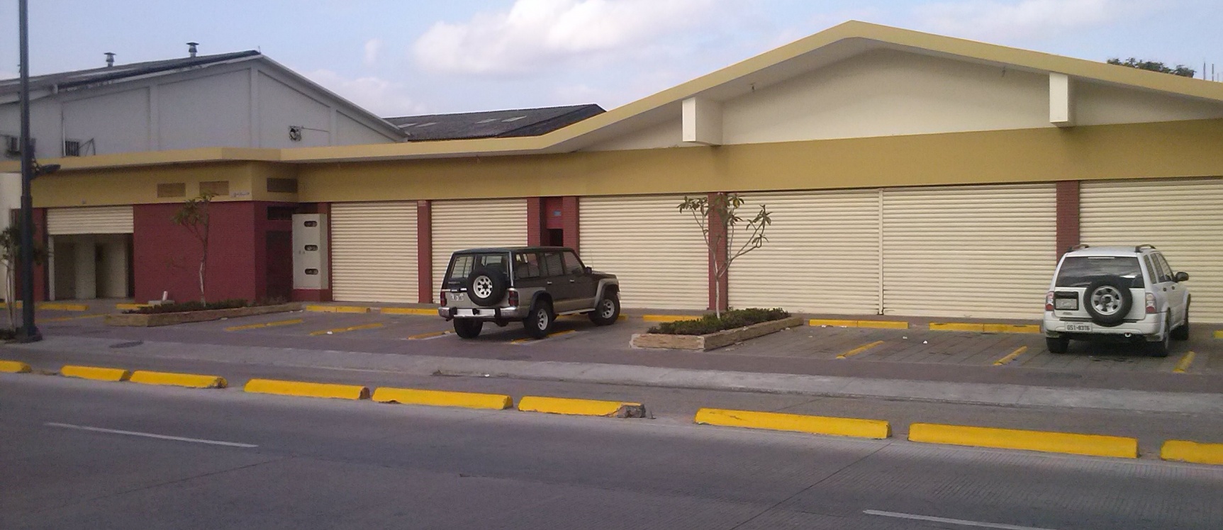 Local Comercial en Venta GeoBienes - Local comercial en venta Av. de las Américas frente al Estadio Modelo Alberto Spencer - Plusvalia Guayaquil Casas de venta y alquiler Inmobiliaria Ecuador