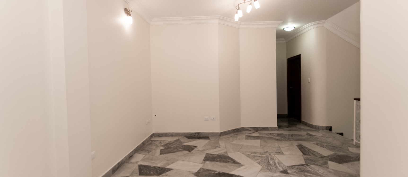 Local comercial en venta en urbanización Acuarela del Rio GeoBienes - Local comercial en venta en urbanización Acuarela del Rio - Plusvalia Guayaquil Casas de venta y alquiler Inmobiliaria Ecuador