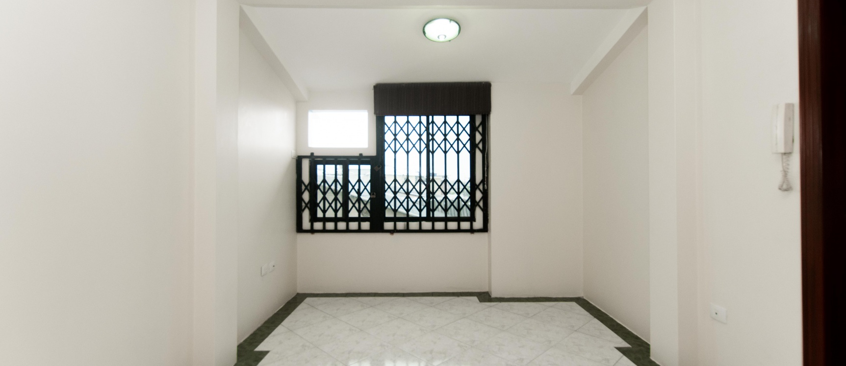 Local comercial en venta en urbanización Acuarela del Rio GeoBienes - Local comercial en venta en urbanización Acuarela del Rio - Plusvalia Guayaquil Casas de venta y alquiler Inmobiliaria Ecuador