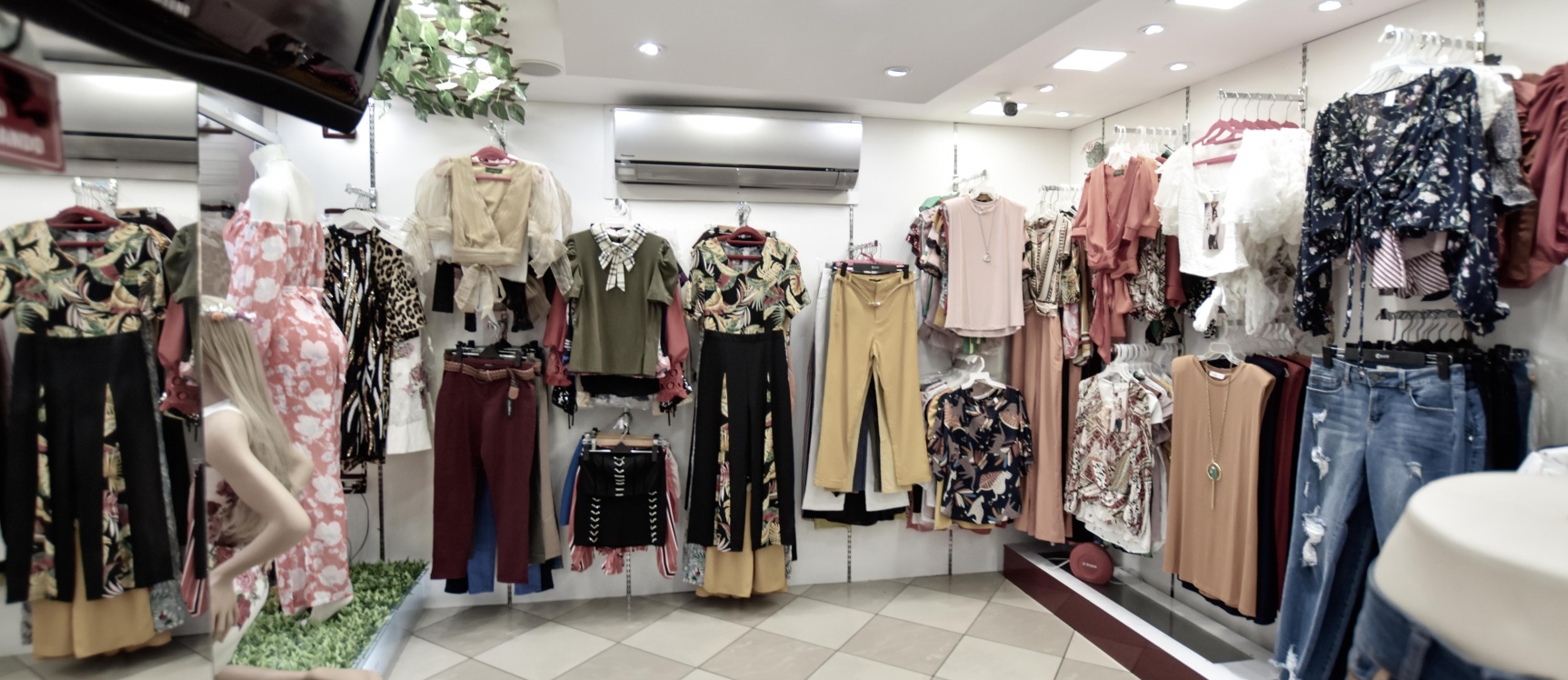 Local Comercial en venta ubicado en Av. Malecón y Olmedo GeoBienes - Local Comercial en venta ubicado en Av. Malecón y Olmedo - Plusvalia Guayaquil Casas de venta y alquiler Inmobiliaria Ecuador