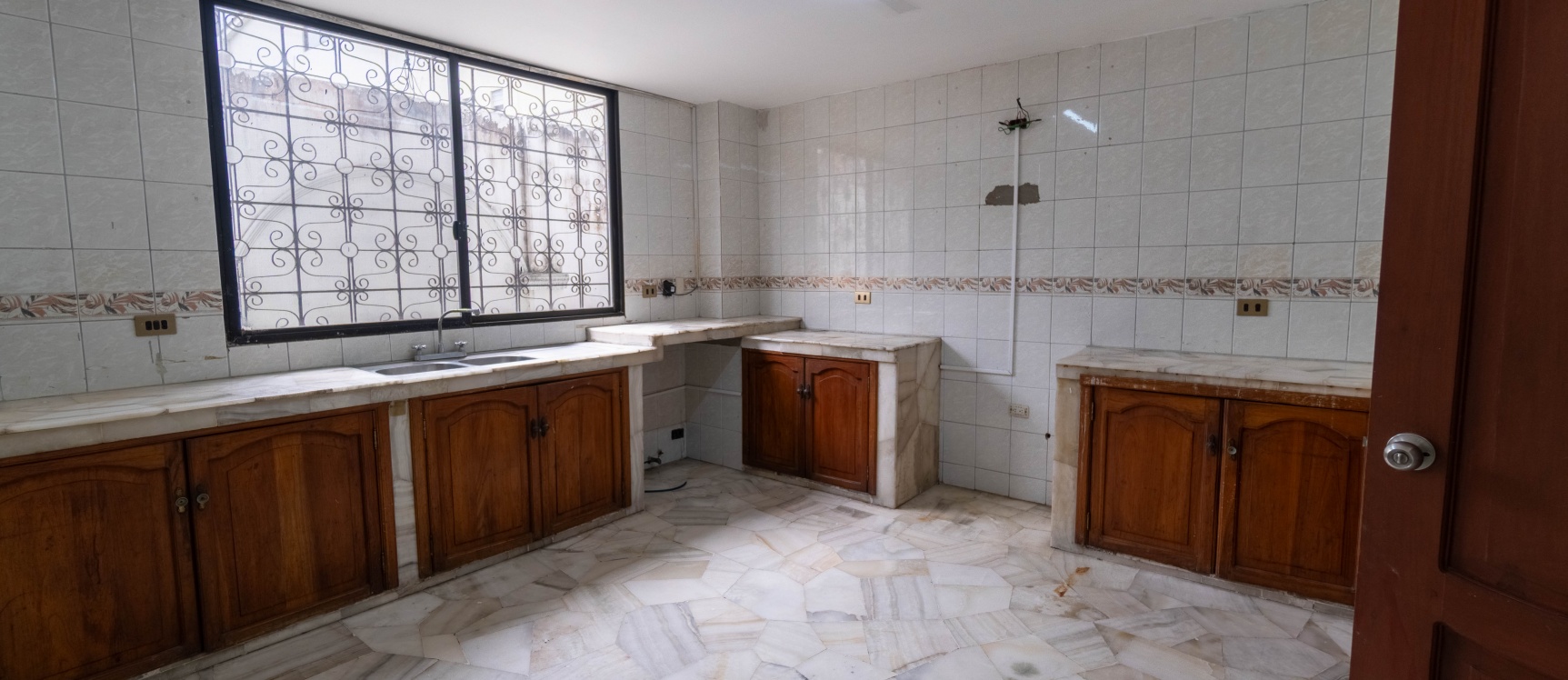 GeoBienes - Local en alquiler en Kennedy Norte. Guayaquil - Plusvalia Guayaquil Casas de venta y alquiler Inmobiliaria Ecuador
