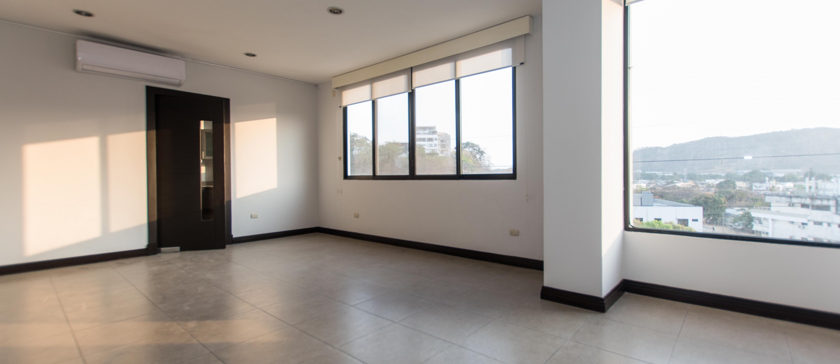 GeoBienes - Moderno departamento en alquiler en Porton de las Lomas, Urdesa - Plusvalia Guayaquil Casas de venta y alquiler Inmobiliaria Ecuador