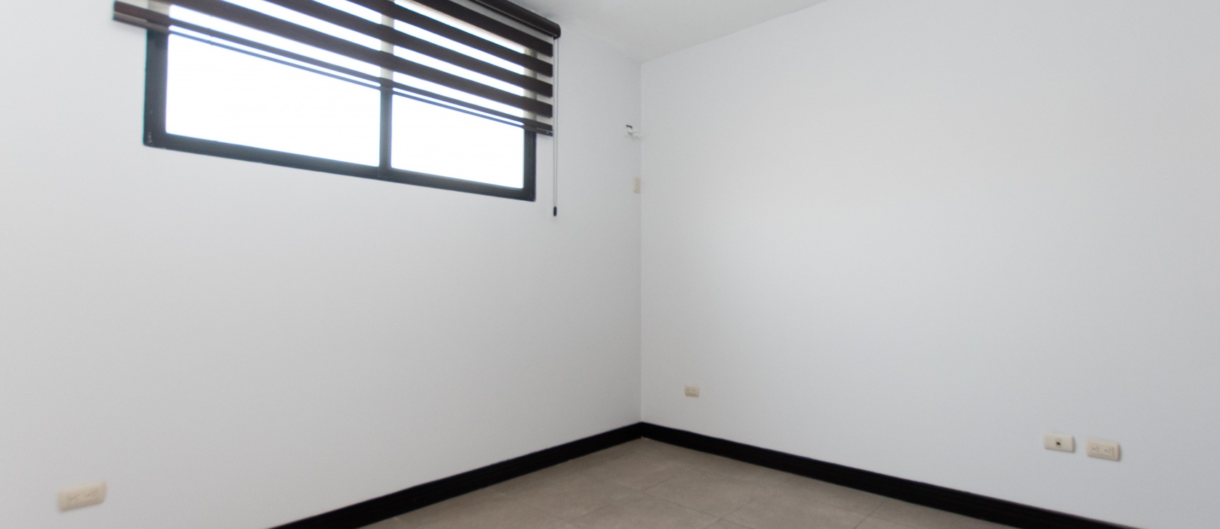 Moderno departamento en alquiler en Porton de las Lomas, Urdesa GeoBienes - Moderno departamento en alquiler en Porton de las Lomas, Urdesa - Plusvalia Guayaquil Casas de venta y alquiler Inmobiliaria Ecuador