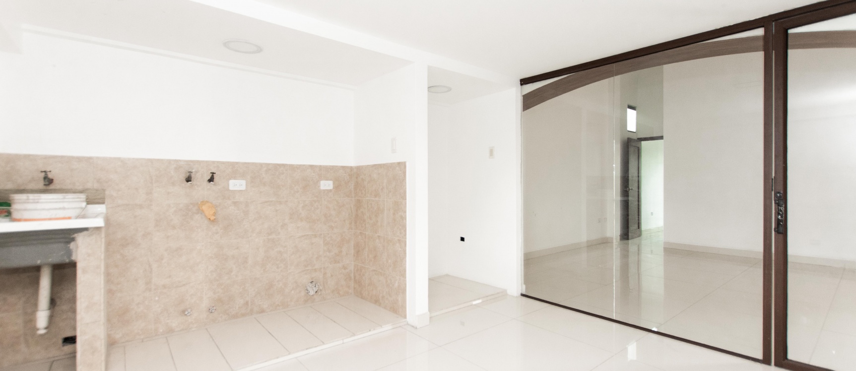 Moderno Penthouse de dos pisos en alquiler ubicado en Kennedy Norte GeoBienes - Moderno Penthouse de dos pisos en alquiler ubicado en Kennedy Norte - Plusvalia Guayaquil Casas de venta y alquiler Inmobiliaria Ecuador