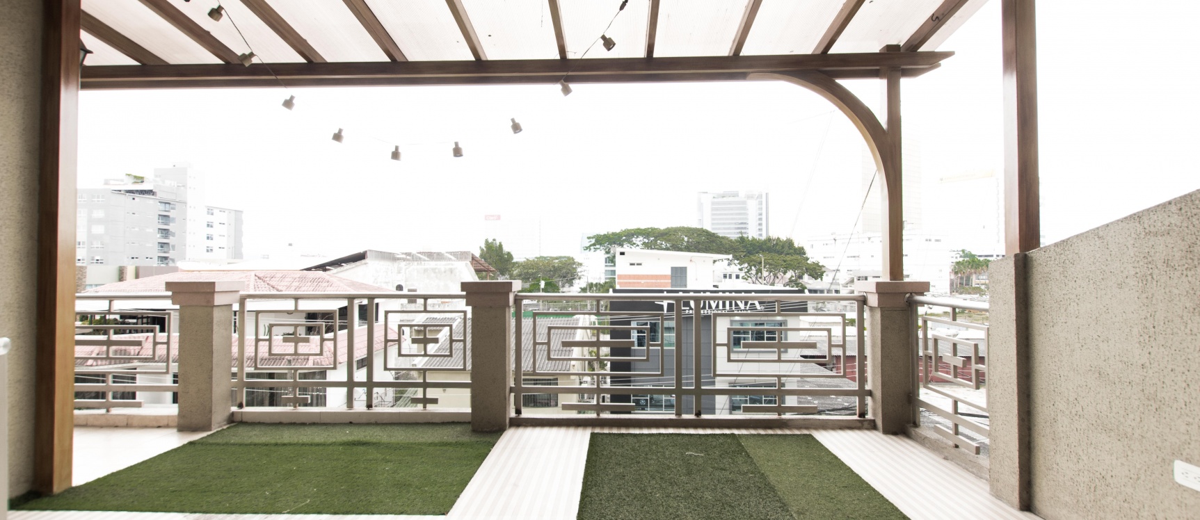 Moderno Penthouse de dos pisos en alquiler ubicado en Kennedy Norte GeoBienes - Moderno Penthouse de dos pisos en alquiler ubicado en Kennedy Norte - Plusvalia Guayaquil Casas de venta y alquiler Inmobiliaria Ecuador