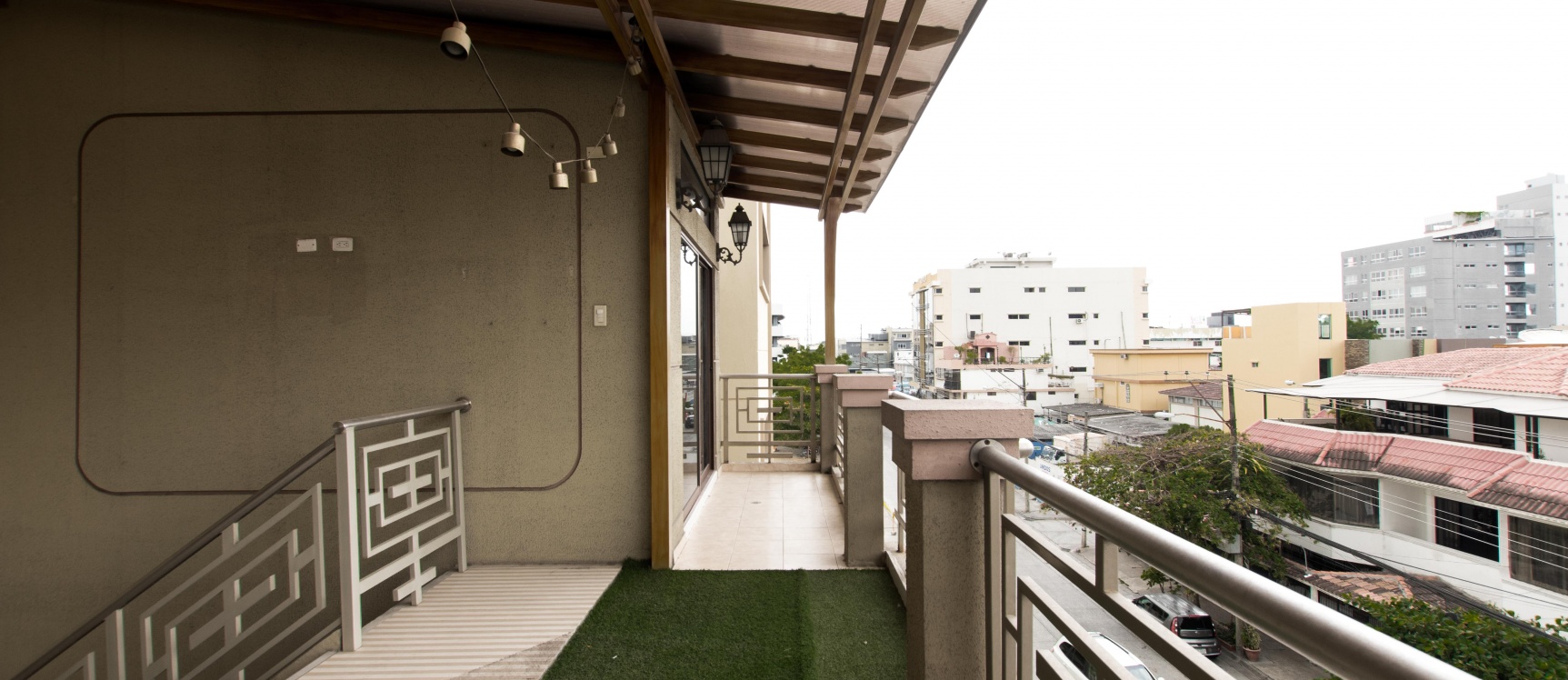 Moderno Penthouse de dos pisos en alquiler ubicado en Kennedy Norte GeoBienes - Moderno Penthouse de dos pisos en alquiler ubicado en Kennedy Norte - Plusvalia Guayaquil Casas de venta y alquiler Inmobiliaria Ecuador