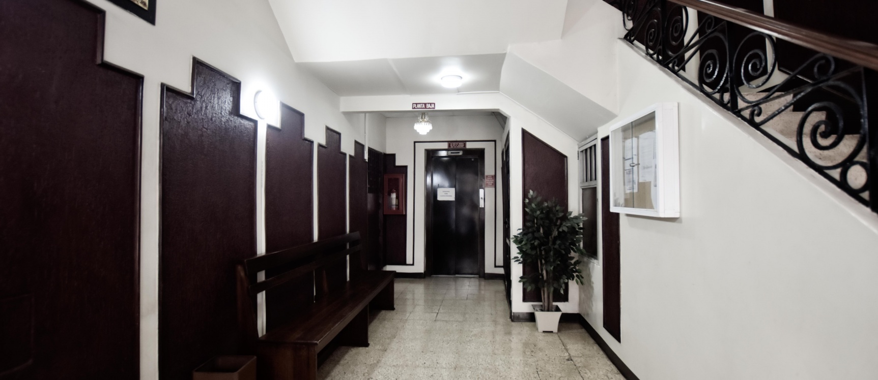 Oficina alquiler ubicado en el Centro de Guayaquil GeoBienes - Oficina alquiler ubicado en el Centro de Guayaquil - Plusvalia Guayaquil Casas de venta y alquiler Inmobiliaria Ecuador
