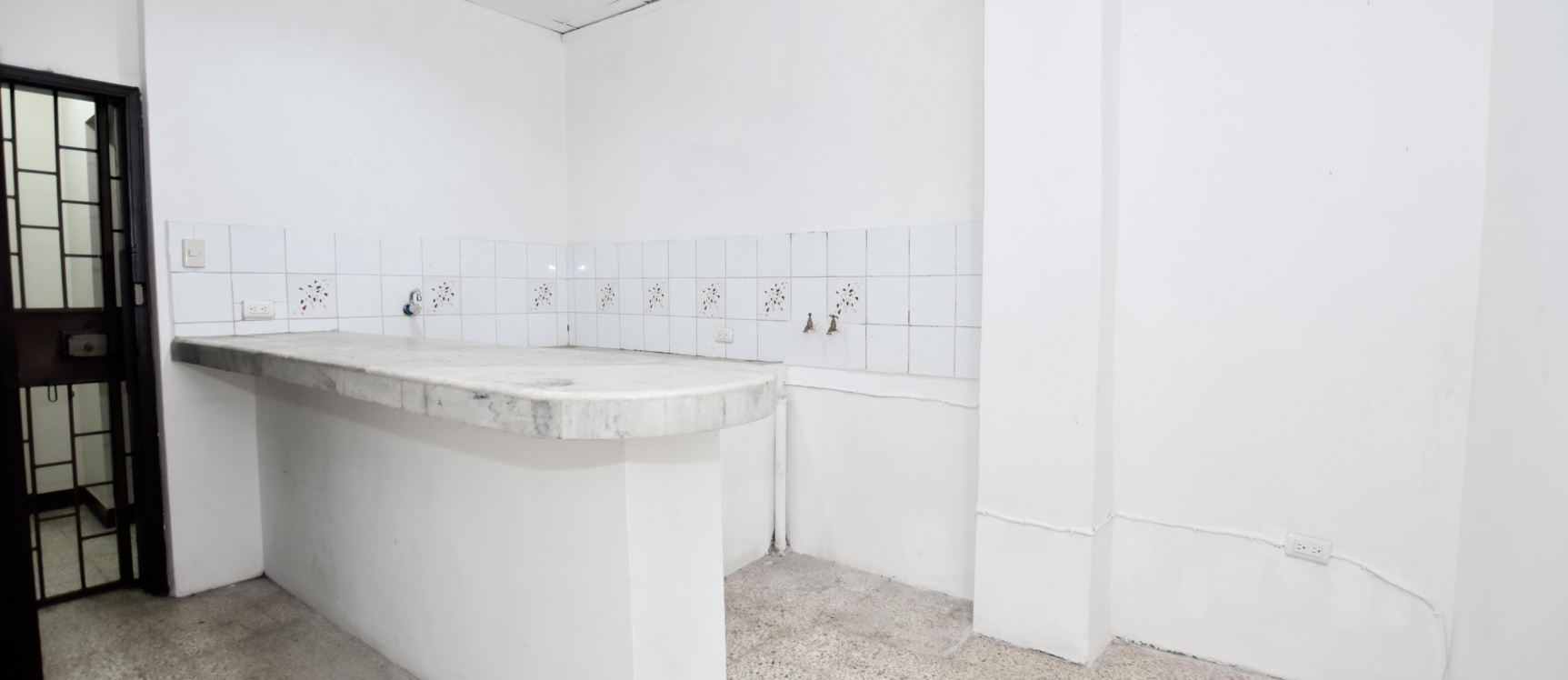 Oficina alquiler ubicado en el Centro de Guayaquil GeoBienes - Oficina alquiler ubicado en el Centro de Guayaquil - Plusvalia Guayaquil Casas de venta y alquiler Inmobiliaria Ecuador