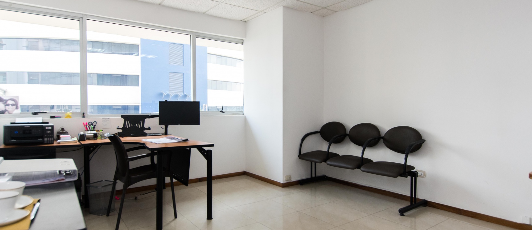 GeoBienes - Oficina amoblada en alquiler ubicada en el Edificio Trade Building - Plusvalia Guayaquil Casas de venta y alquiler Inmobiliaria Ecuador