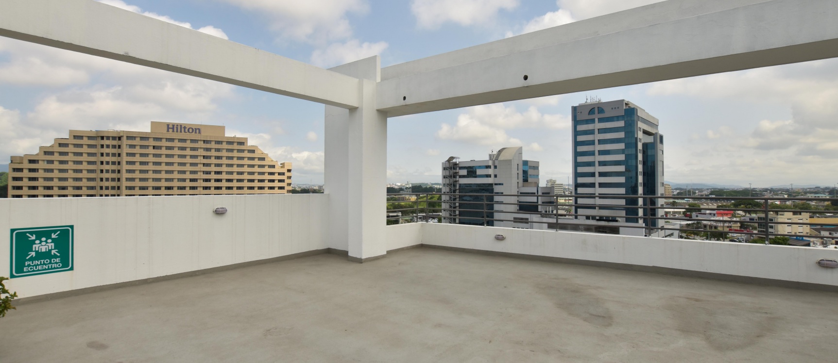 Oficina amoblada en venta ubicada en el Edificio Atlantis GeoBienes - Oficina amoblada en venta ubicada en el Edificio Atlantis - Plusvalia Guayaquil Casas de venta y alquiler Inmobiliaria Ecuador