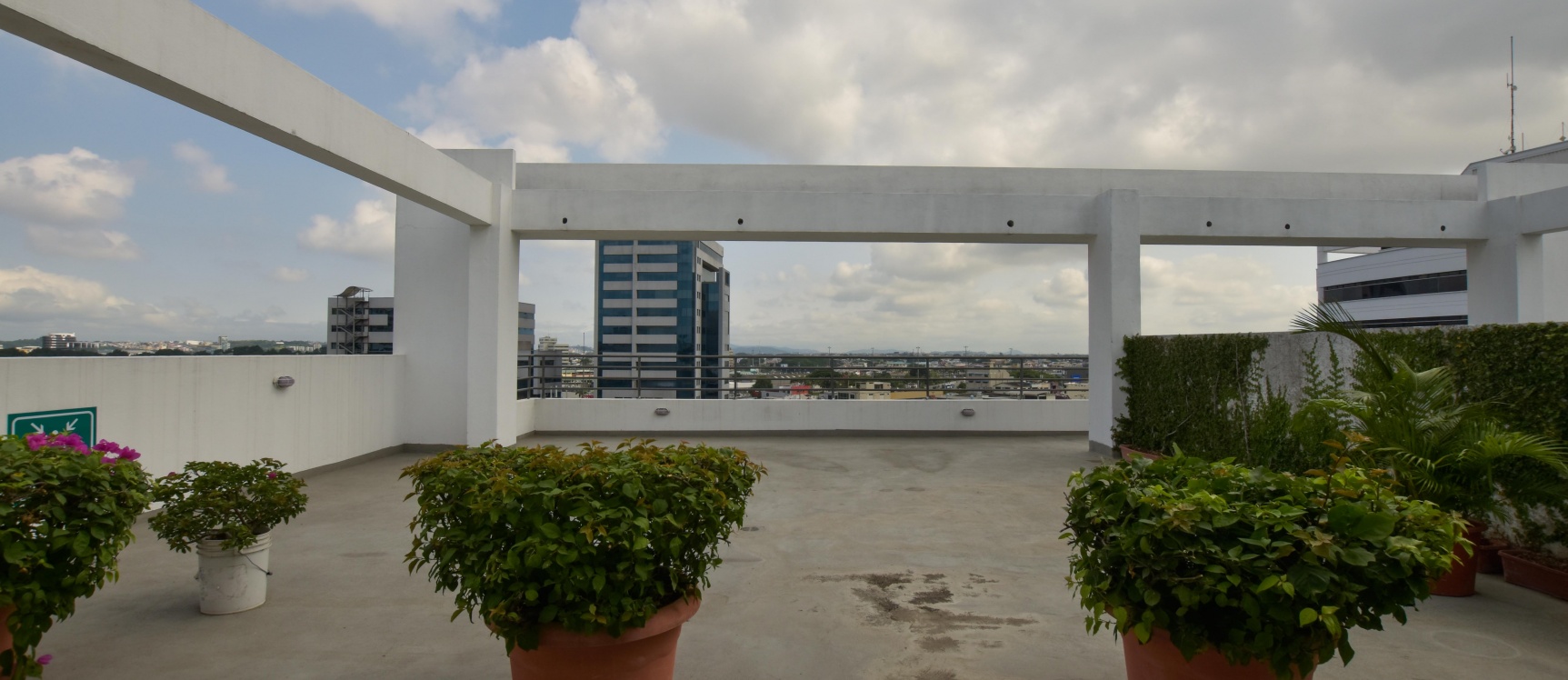 Oficina amoblada en venta ubicada en el Edificio Atlantis GeoBienes - Oficina amoblada en venta ubicada en el Edificio Atlantis - Plusvalia Guayaquil Casas de venta y alquiler Inmobiliaria Ecuador