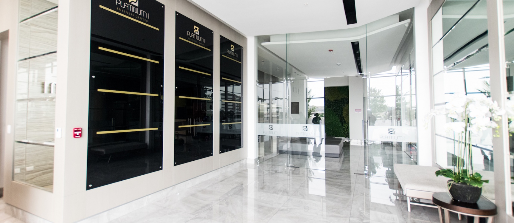 Oficina Comercial en Alquiler Edificio Platinum GeoBienes - Oficina Comercial en Alquiler Edificio Platinum - Plusvalia Guayaquil Casas de venta y alquiler Inmobiliaria Ecuador
