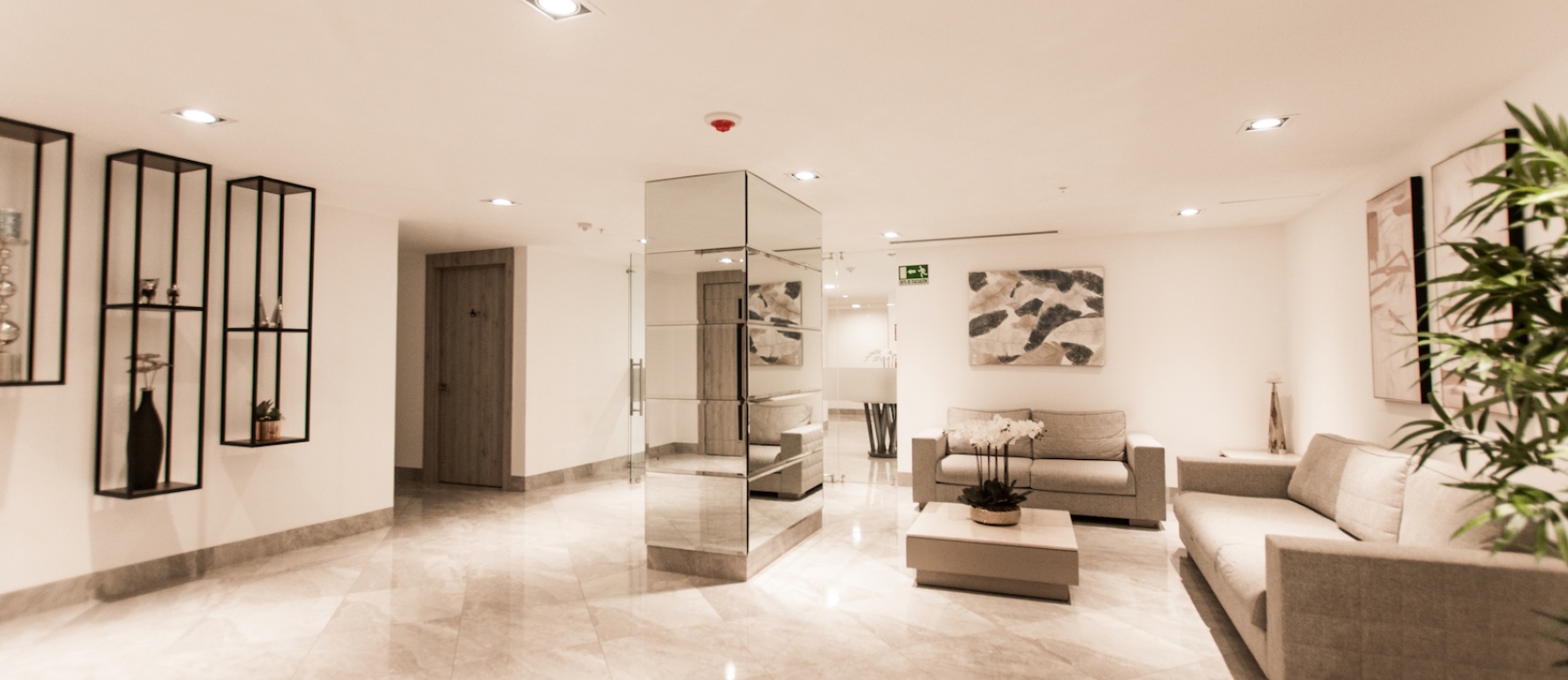 Oficina Comercial en Alquiler Edificio Platinum GeoBienes - Oficina Comercial en Alquiler Edificio Platinum - Plusvalia Guayaquil Casas de venta y alquiler Inmobiliaria Ecuador