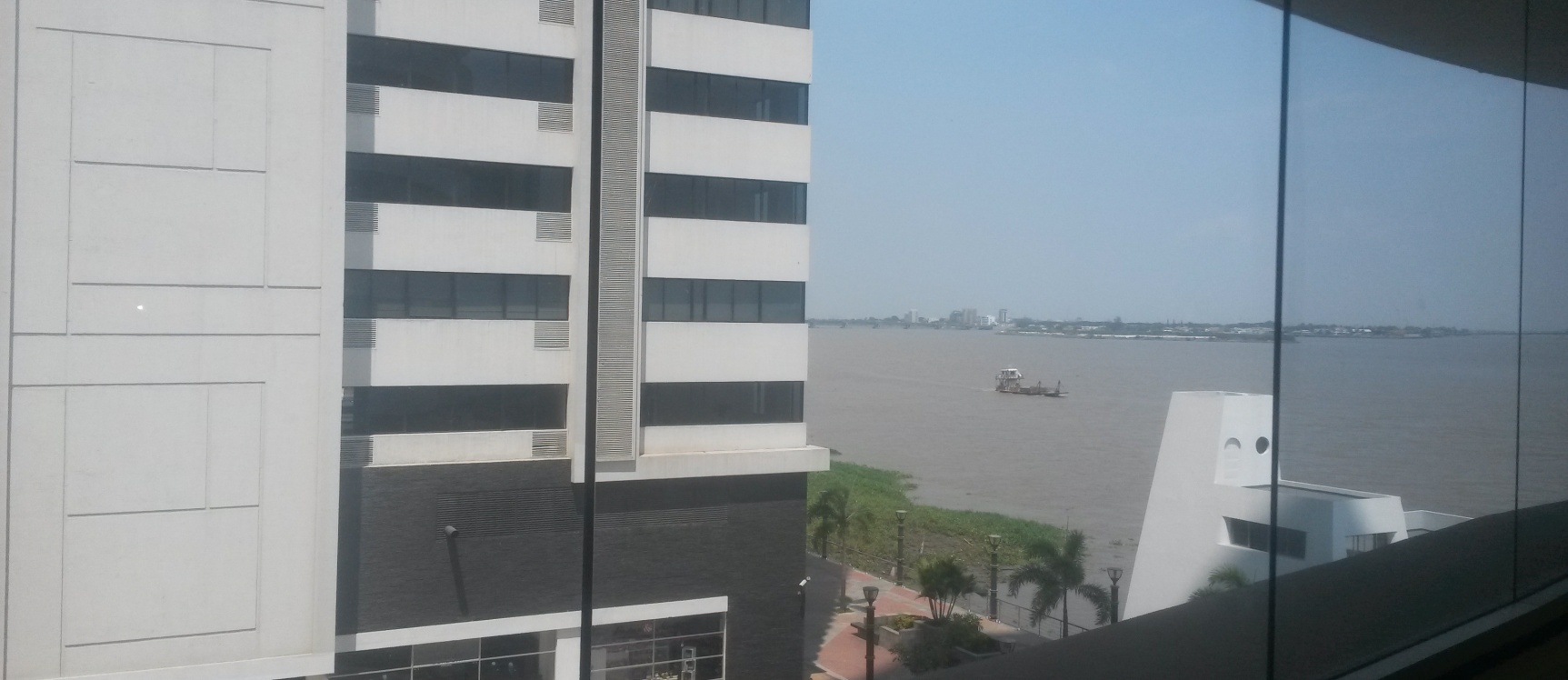 Oficina de Alquiler en ciudad del Rio Emporium Guayaquil GeoBienes - Oficina de Alquiler en ciudad del Rio Emporium Guayaquil - Plusvalia Guayaquil Casas de venta y alquiler Inmobiliaria Ecuador