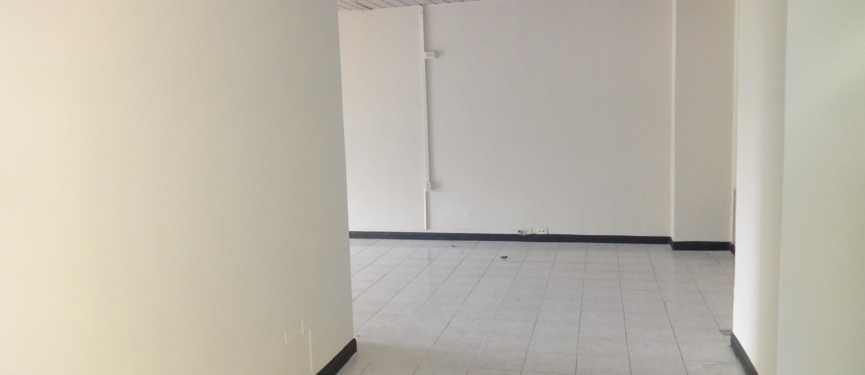 Oficina de alquiler en el centro de Guayaquil, Av. 9 de Octubre GeoBienes - Oficina de alquiler en el centro de Guayaquil, Av. 9 de Octubre - Plusvalia Guayaquil Casas de venta y alquiler Inmobiliaria Ecuador