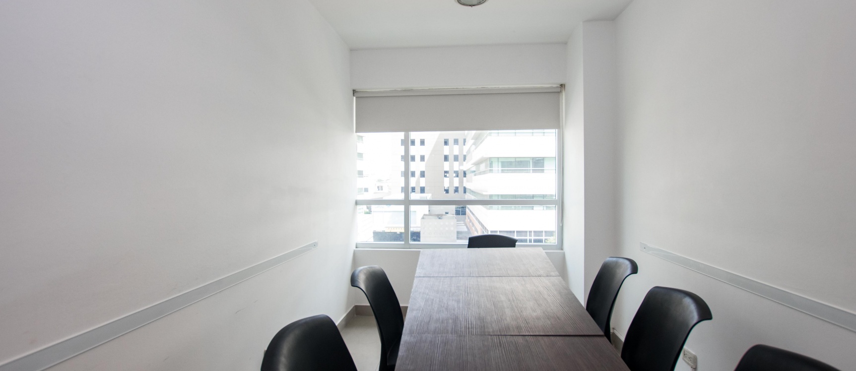 Oficina de estreno amoblada en Parque Empresarial Colón - Norte Guayaquil GeoBienes - Oficina amoblada de 35m2 en Parque Empresarial Colón - Norte Guayaquil - Plusvalia Guayaquil Casas de venta y alquiler Inmobiliaria Ecuador