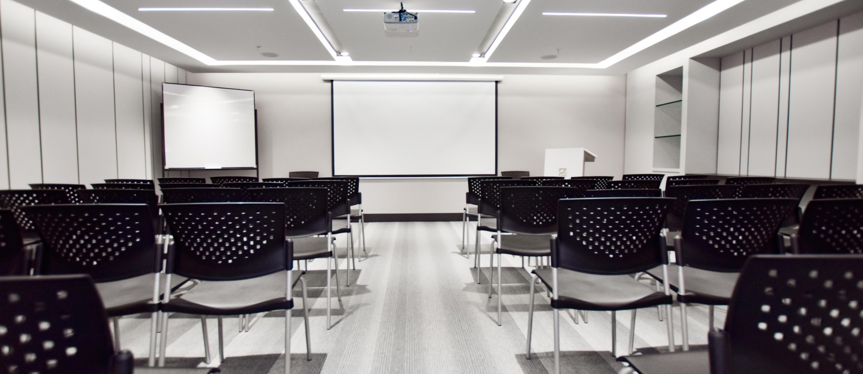 Oficina de estreno en alquiler en Edificio Platinum Business Center I GeoBienes - Oficina de estreno en alquiler en Edificio Platinum Business Center I - Plusvalia Guayaquil Casas de venta y alquiler Inmobiliaria Ecuador