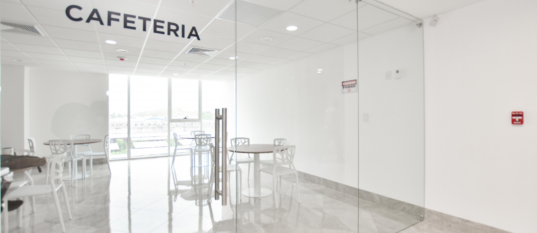 Oficina de estreno en alquiler en Edificio Platinum Business Center I GeoBienes - Oficina de estreno en alquiler en Edificio Platinum Business Center I - Plusvalia Guayaquil Casas de venta y alquiler Inmobiliaria Ecuador