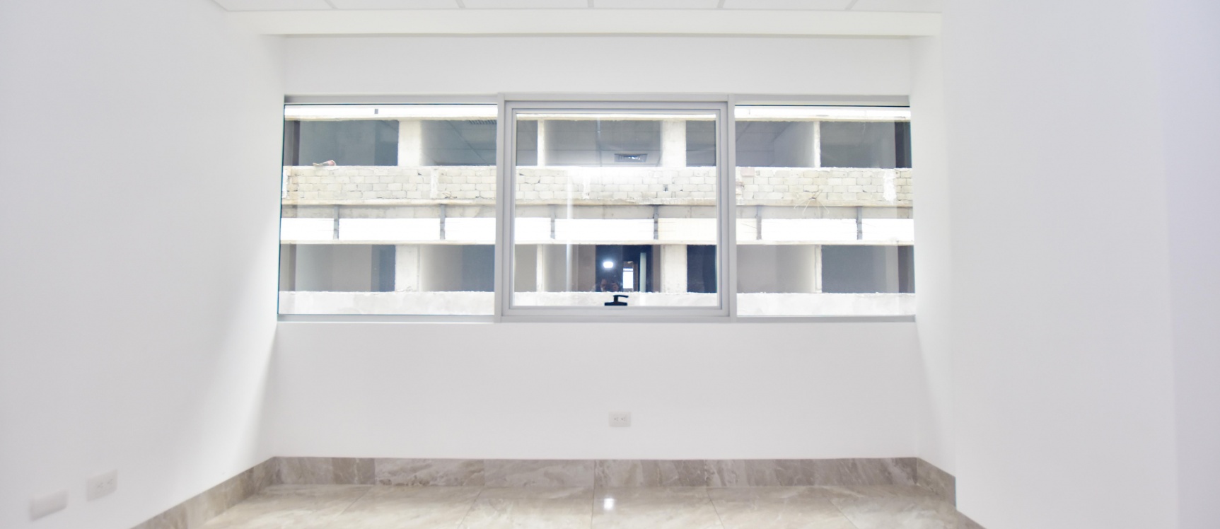 GeoBienes - Oficina de estreno en venta en Edificio Platinum Business Center I - Plusvalia Guayaquil Casas de venta y alquiler Inmobiliaria Ecuador