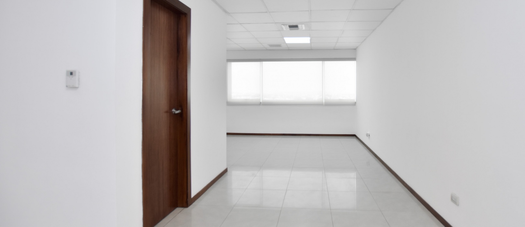 GeoBienes - Oficina de oportunidad en alquiler ubicada en el Edificio Trade Building - Plusvalia Guayaquil Casas de venta y alquiler Inmobiliaria Ecuador