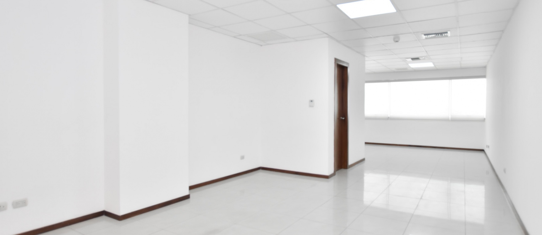 GeoBienes - Oficina de oportunidad en alquiler ubicada en el Edificio Trade Building - Plusvalia Guayaquil Casas de venta y alquiler Inmobiliaria Ecuador