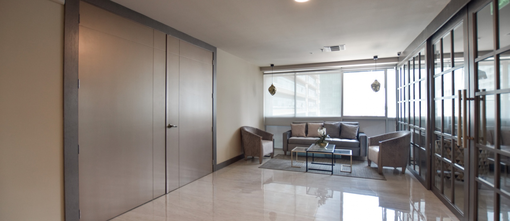 Oficina de oportunidad en alquiler ubicada en el Edificio Trade Building GeoBienes - Oficina de oportunidad en alquiler ubicada en el Edificio Trade Building - Plusvalia Guayaquil Casas de venta y alquiler Inmobiliaria Ecuador