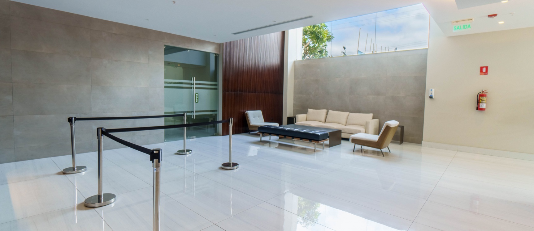 Oficina en alquiler amoblada ubicada en 100 Olivos Park, Ceibos GeoBienes - Oficina en alquiler amoblada ubicada en 100 Olivos Parc, Ceibos - Plusvalia Guayaquil Casas de venta y alquiler Inmobiliaria Ecuador