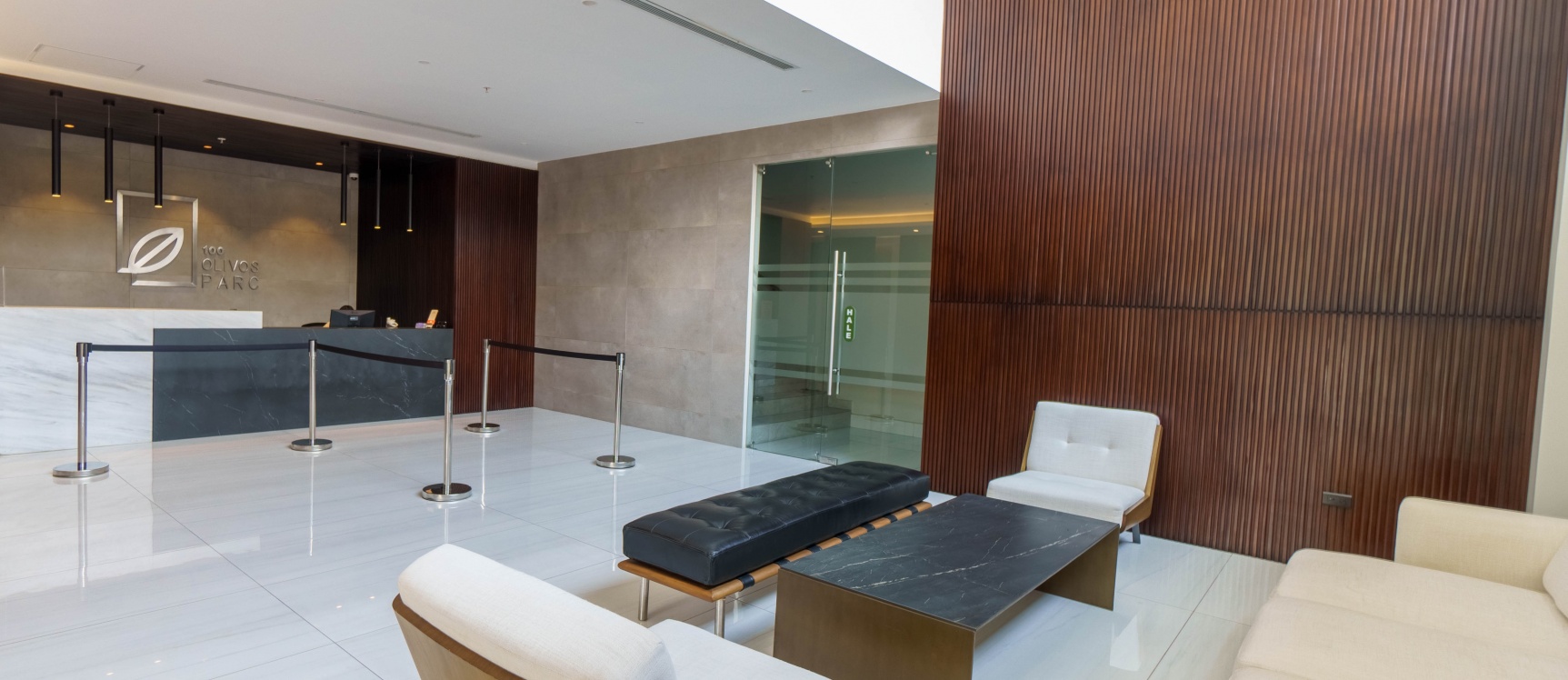 Oficina en alquiler amoblada ubicada en 100 Olivos Park, Ceibos GeoBienes - Oficina en alquiler amoblada ubicada en 100 Olivos Parc, Ceibos - Plusvalia Guayaquil Casas de venta y alquiler Inmobiliaria Ecuador